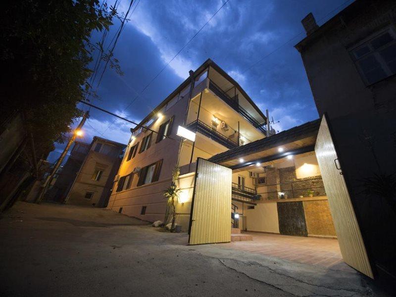 Log Inn Boutique Hotel Tbilisi Exterior photo