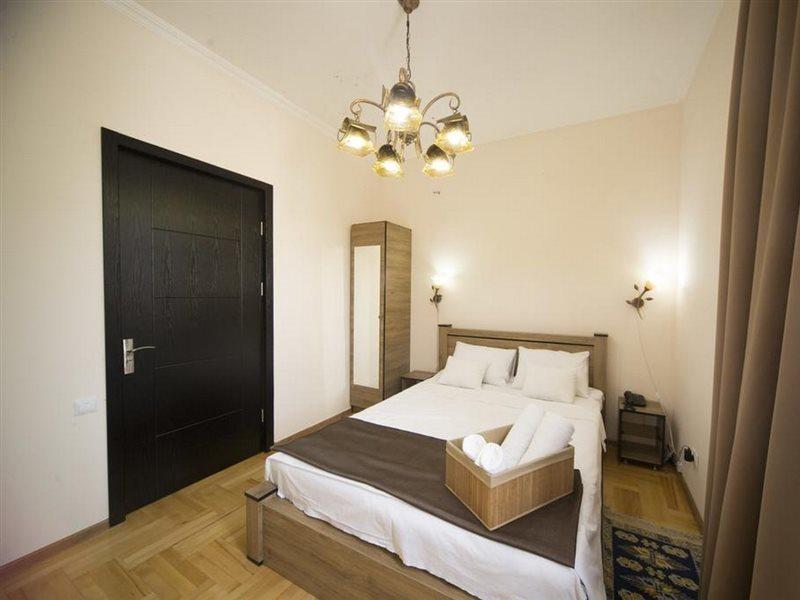 Log Inn Boutique Hotel Tbilisi Exterior photo