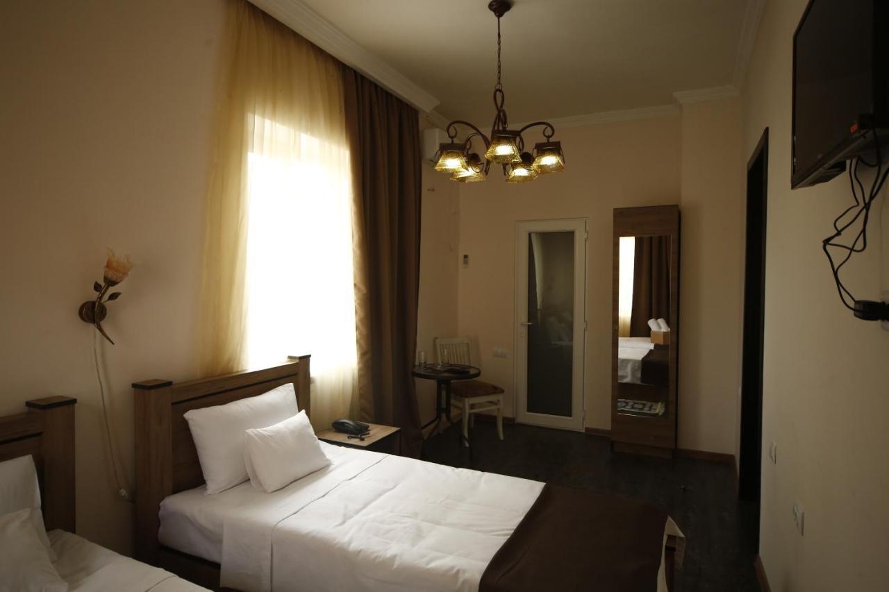 Log Inn Boutique Hotel Tbilisi Exterior photo