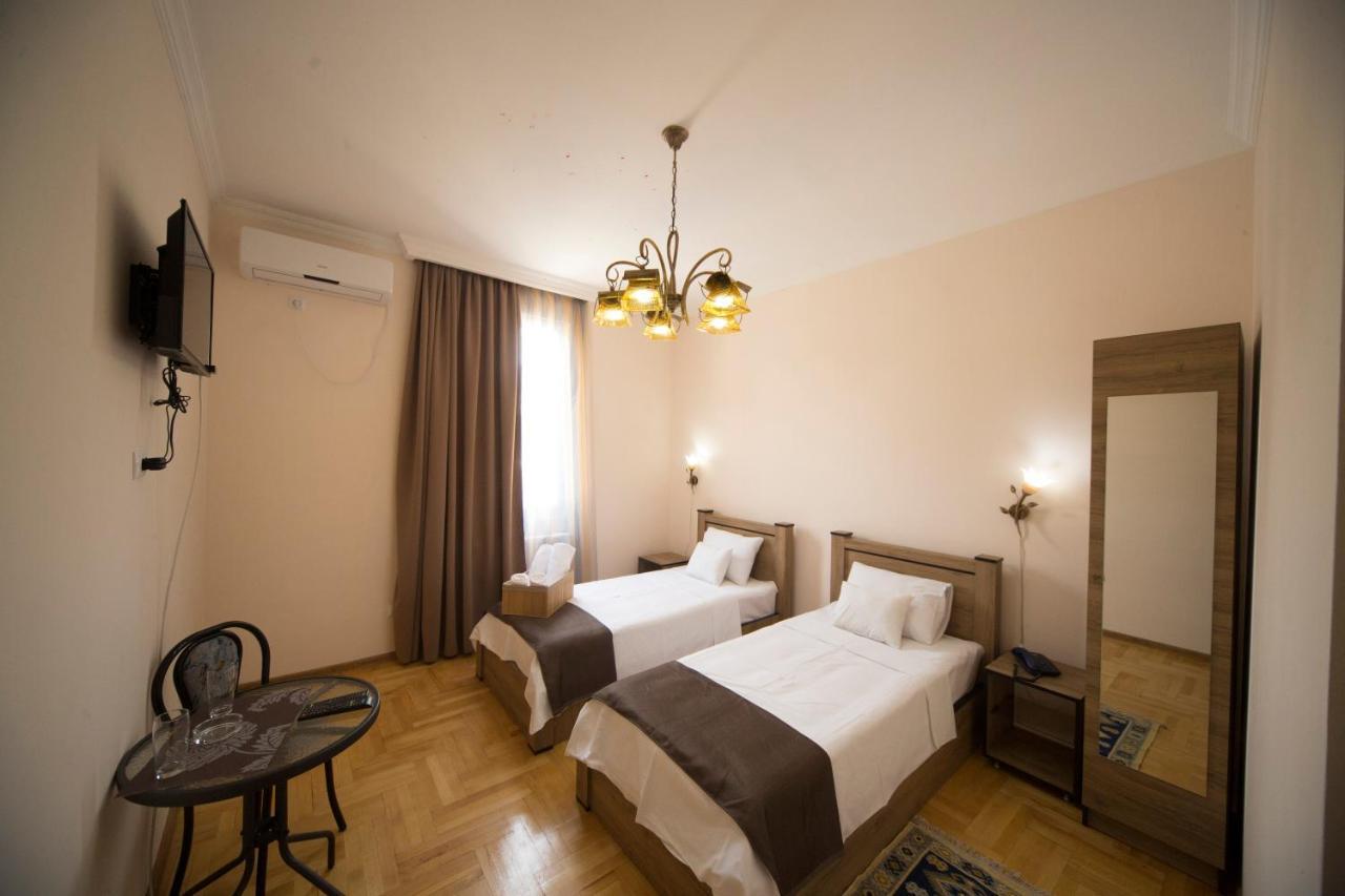 Log Inn Boutique Hotel Tbilisi Exterior photo