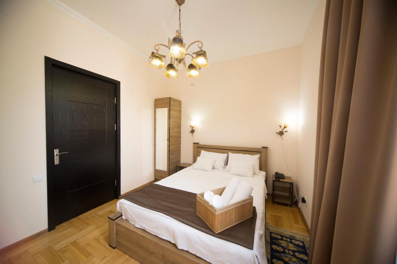 Log Inn Boutique Hotel Tbilisi Exterior photo