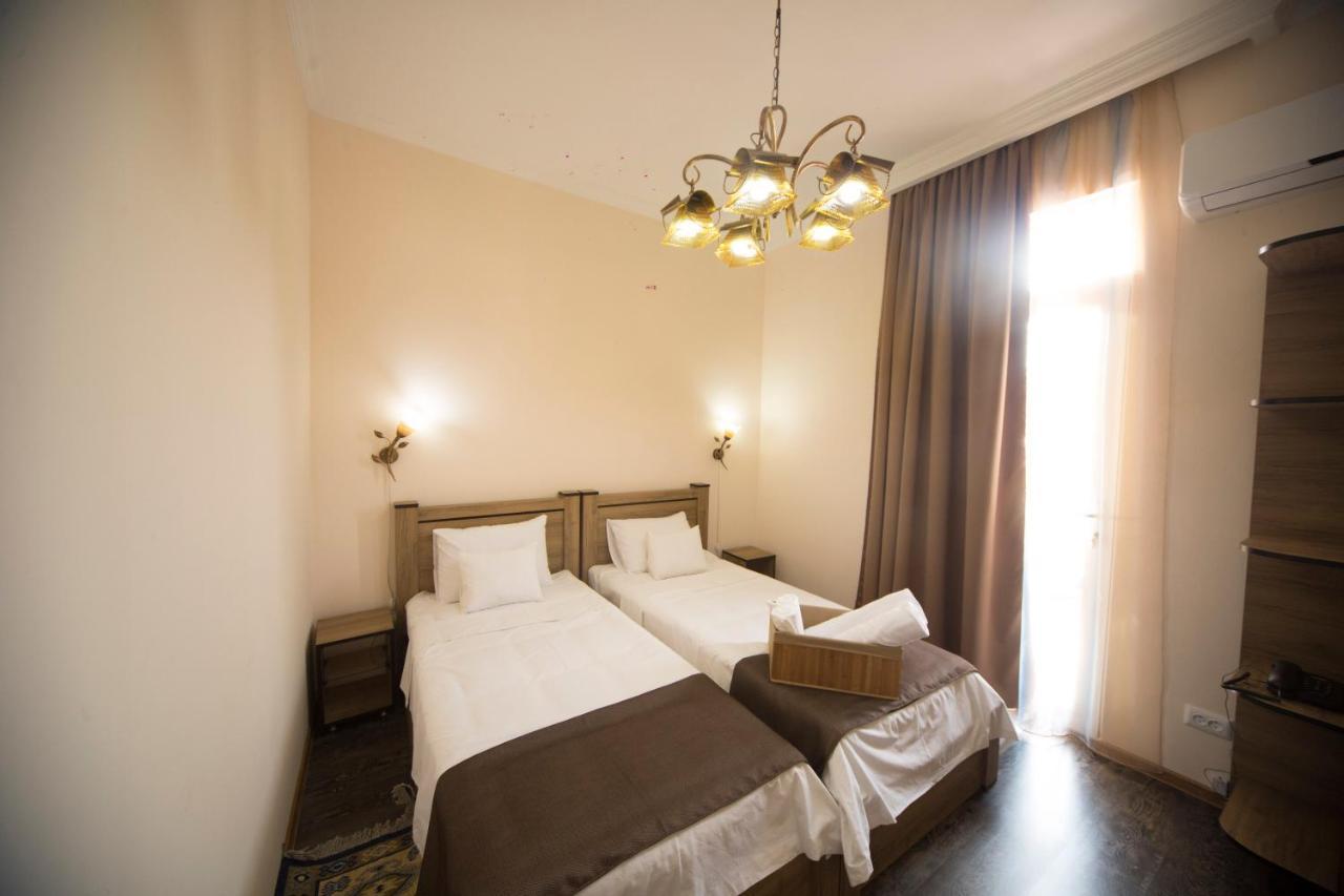 Log Inn Boutique Hotel Tbilisi Exterior photo